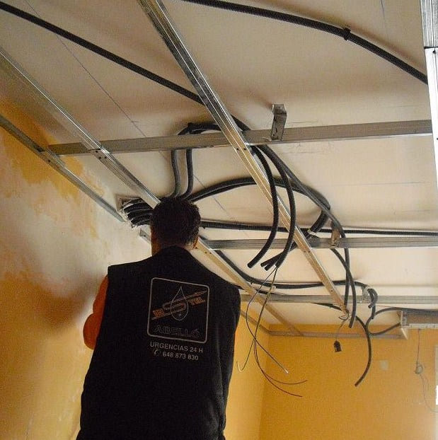 Electricistas en Cambrils techos falsos