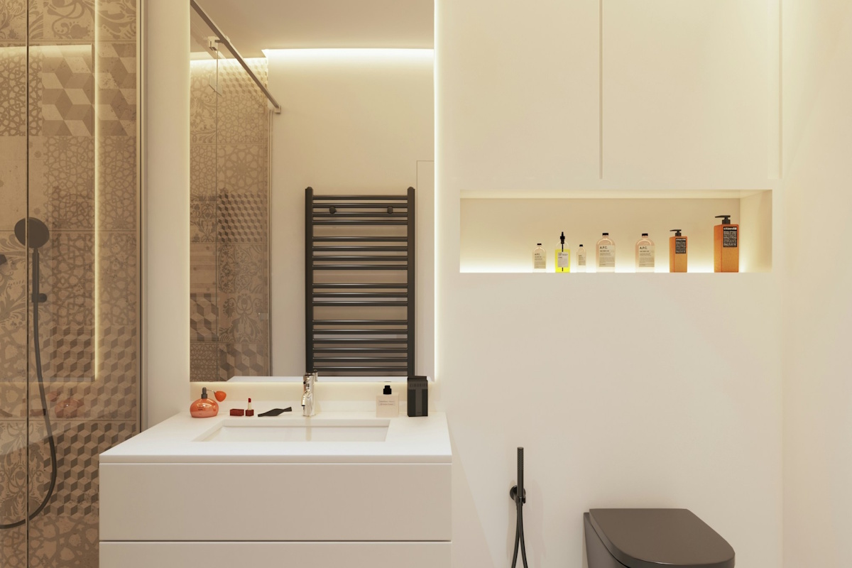 Mueble de baño y sanitarios instalados en reforma de Salou