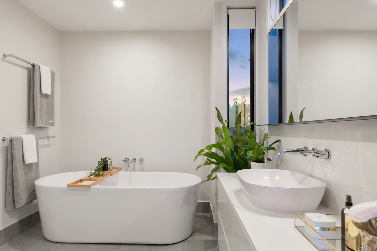 Reforma de baño completa en apartamento de Salou — InstelAbello